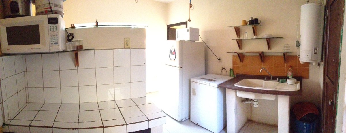 Orleeacosta's tweet photo. #habitación disponible #engdl #gdl #cuartoenrenta #tuenchapu informes DM https://t.co/JW4GNnqGVW