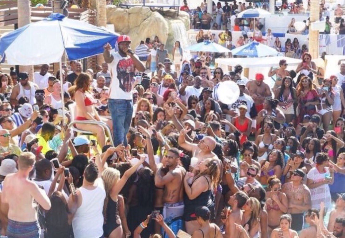 DitchFridaysLV's tweet image. Ok let's get #real.. Even the #lowBudget @TropLV had #urine infested #pool #party / just stay away next year 4 #MDW