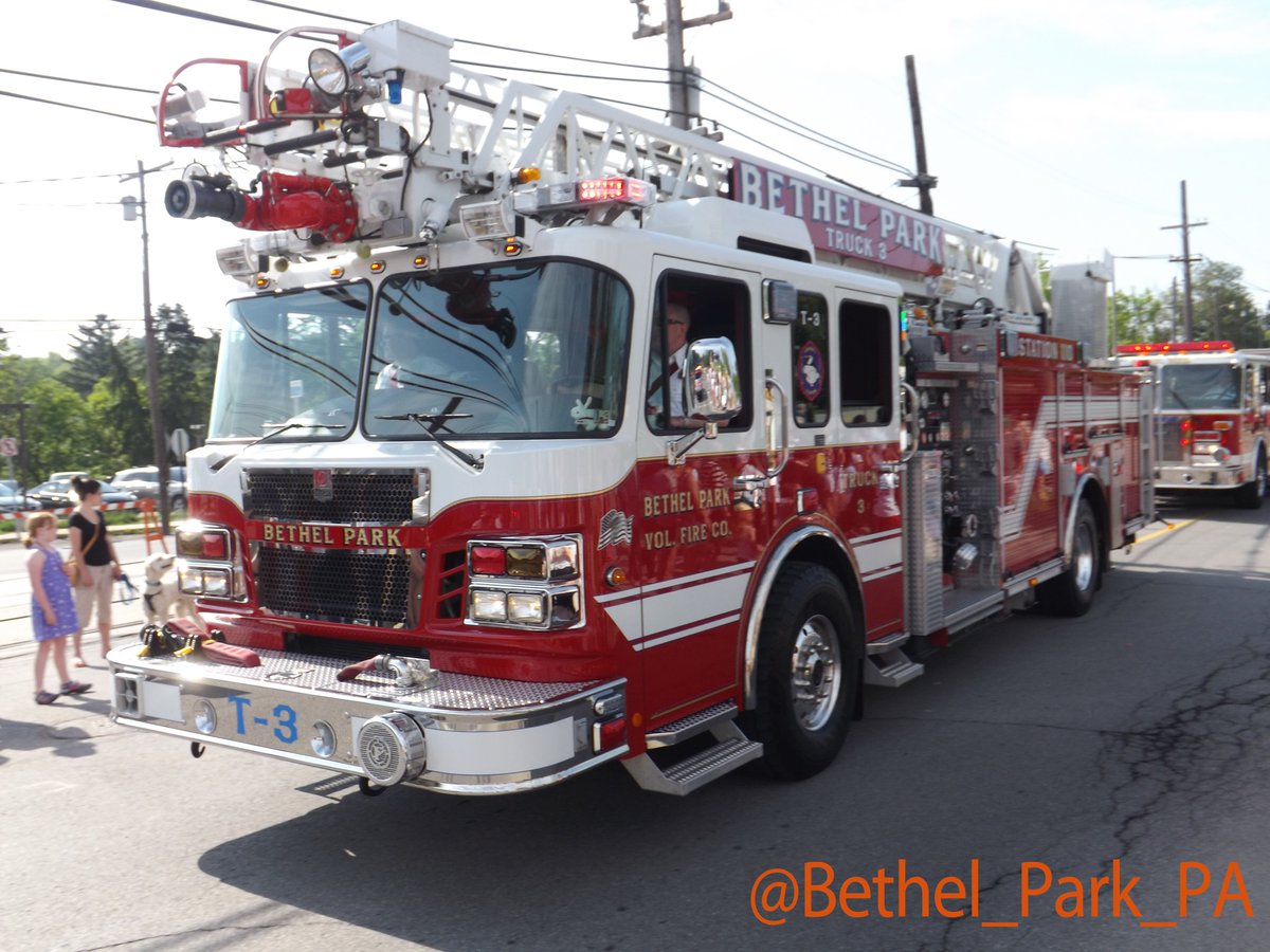 Bethel_Park_PA's tweet photo. Like/RT if you appreciate the sacrifices of your local Fire Department this Memorial Day. #BethelPark #BPVFD https://t.co/i4x0l0rgfl