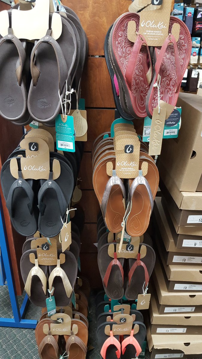 ManMurShoeShop's tweet photo. Olukai flip flops. Men &amp; Womens. #WeGotEm. #shoplocal #smallbusiness https://t.co/PDsFPjAlln