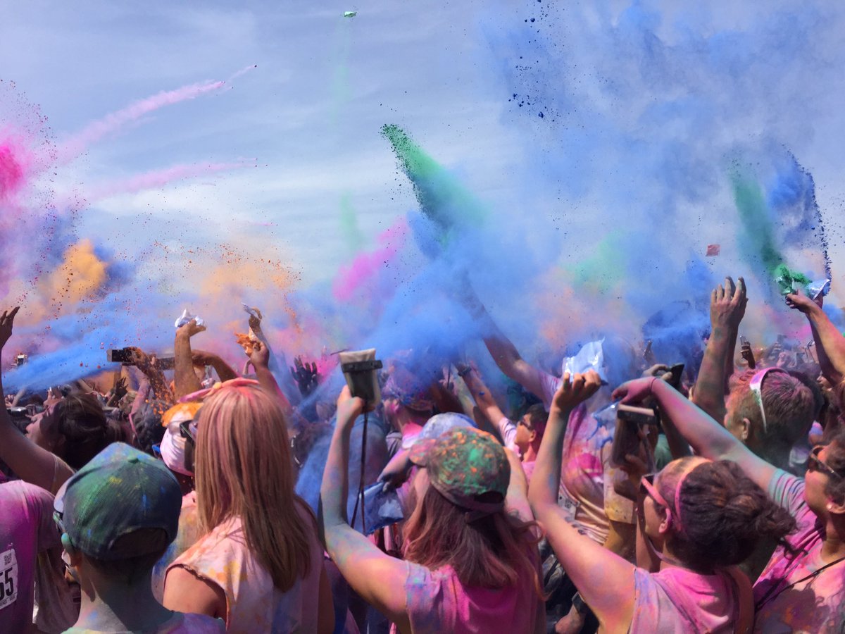 muaythaisue's tweet photo. #ColorMeRadToronto... Too much fun. :) https://t.co/7zJrsc3Yu8