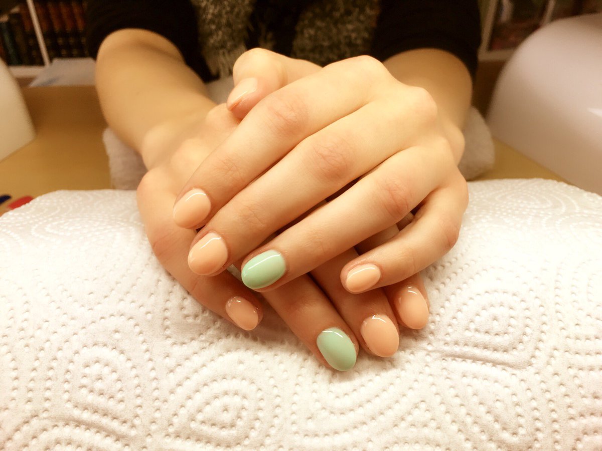 MinaNailsMS's tweet photo. #summer #pastel #fullcover #blogger #beauty #beautyblogger #gel #mint #peach https://t.co/aSUIWrIshz