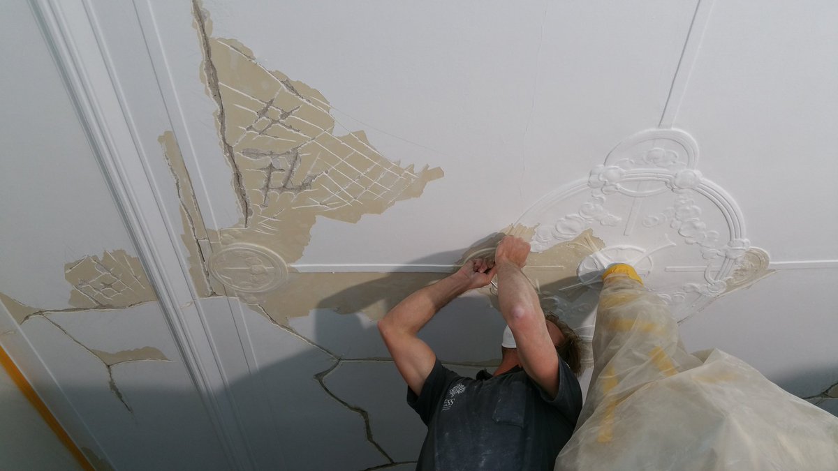 esshetgooi's tweet photo. #restauratie #silberling# start #dag 1# love my job https://t.co/f7abgDLn6f
