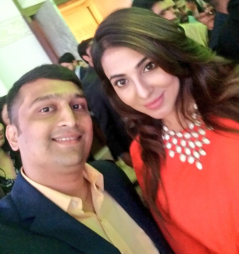 jimeshv's tweet photo. With the gorgeous @paro_nair at #LPCup2016 @LPLouisPhilippe gala dinner! https://t.co/yKuFFmCaIS
