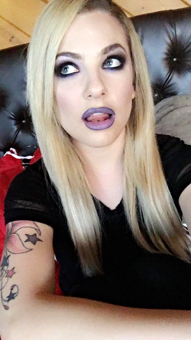 Hiiii https://t.co/qg7Fan2uWS