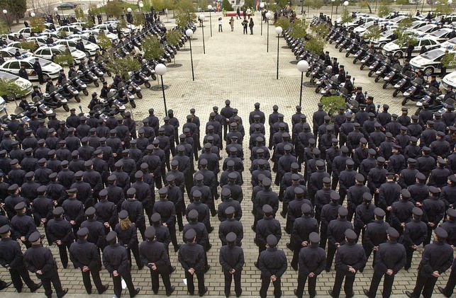 eldiarioes's tweet photo. La tecnología Sitel permite prolongar la grabación de la llamada hasta que la policía decida https://t.co/4jU5pqyjHm https://t.co/d7m4vvgL6C