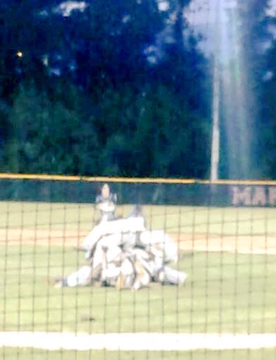 SSHS_Rebels's tweet photo. @SSHS_Rebels are @IHSAA1 Sectional Champs!!! #SSbaseball https://t.co/5zojhHOLh2