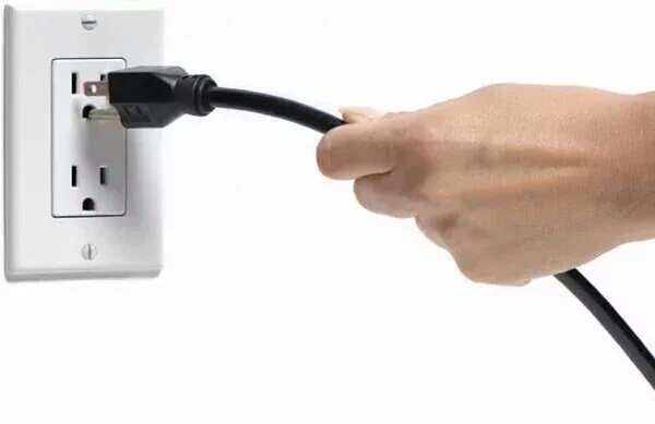 cabisoavia's tweet photo. Desenchufa cualquier aparato electrónico que no estés usando @cabisoavia  #ElNiñoNoEsJuego https://t.co/bDpqeMZjxw