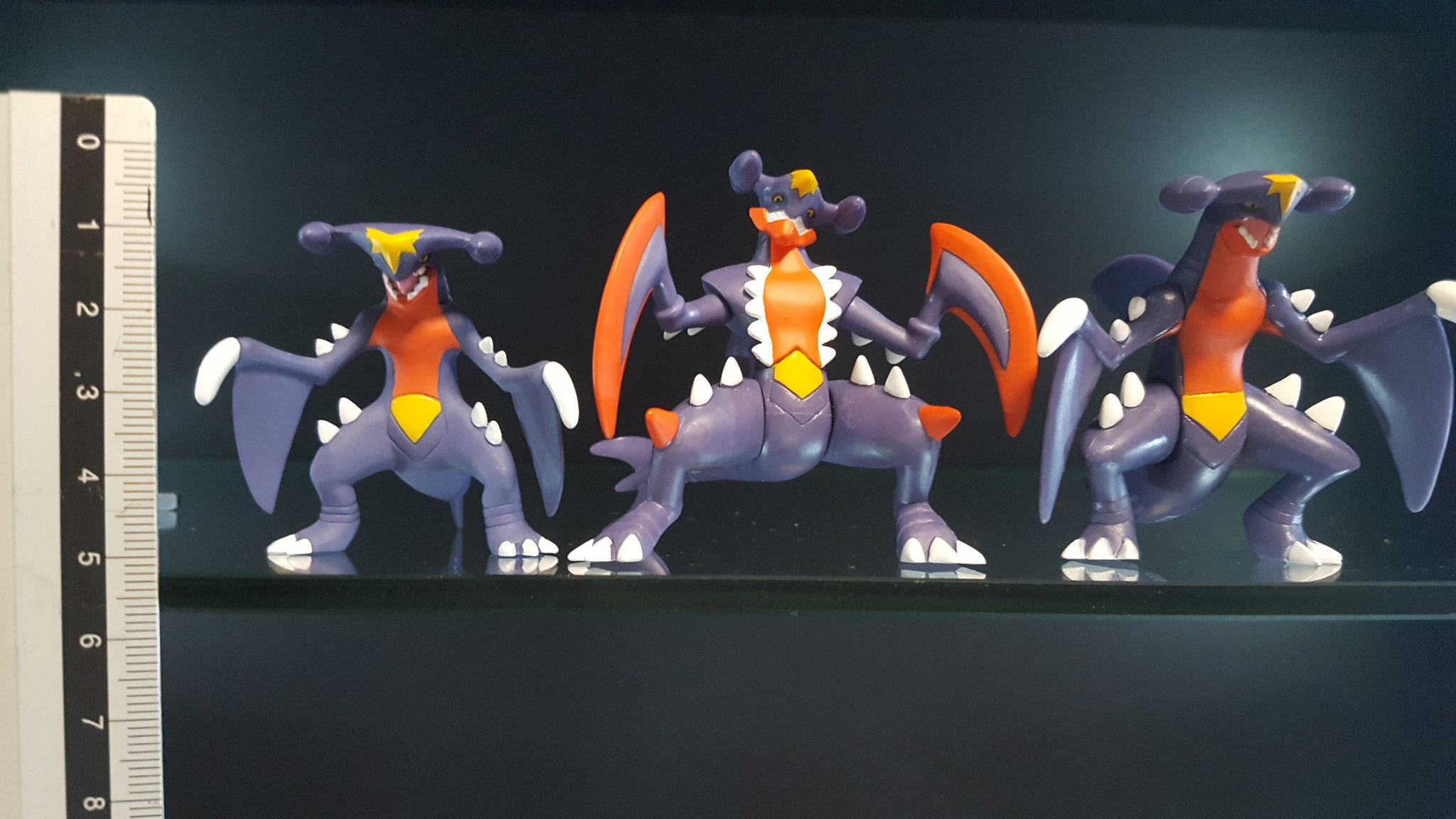 すくなめ モンコレメガガブリアス 多少大きいが今後同サイズ クオリティのフィギュアが発売することも考えにくく 立ポケ認定して良いのではないだろうか 40分の1スケールのポケモンフィギュア探して立体ポケモン図鑑補完しようぜ T Co