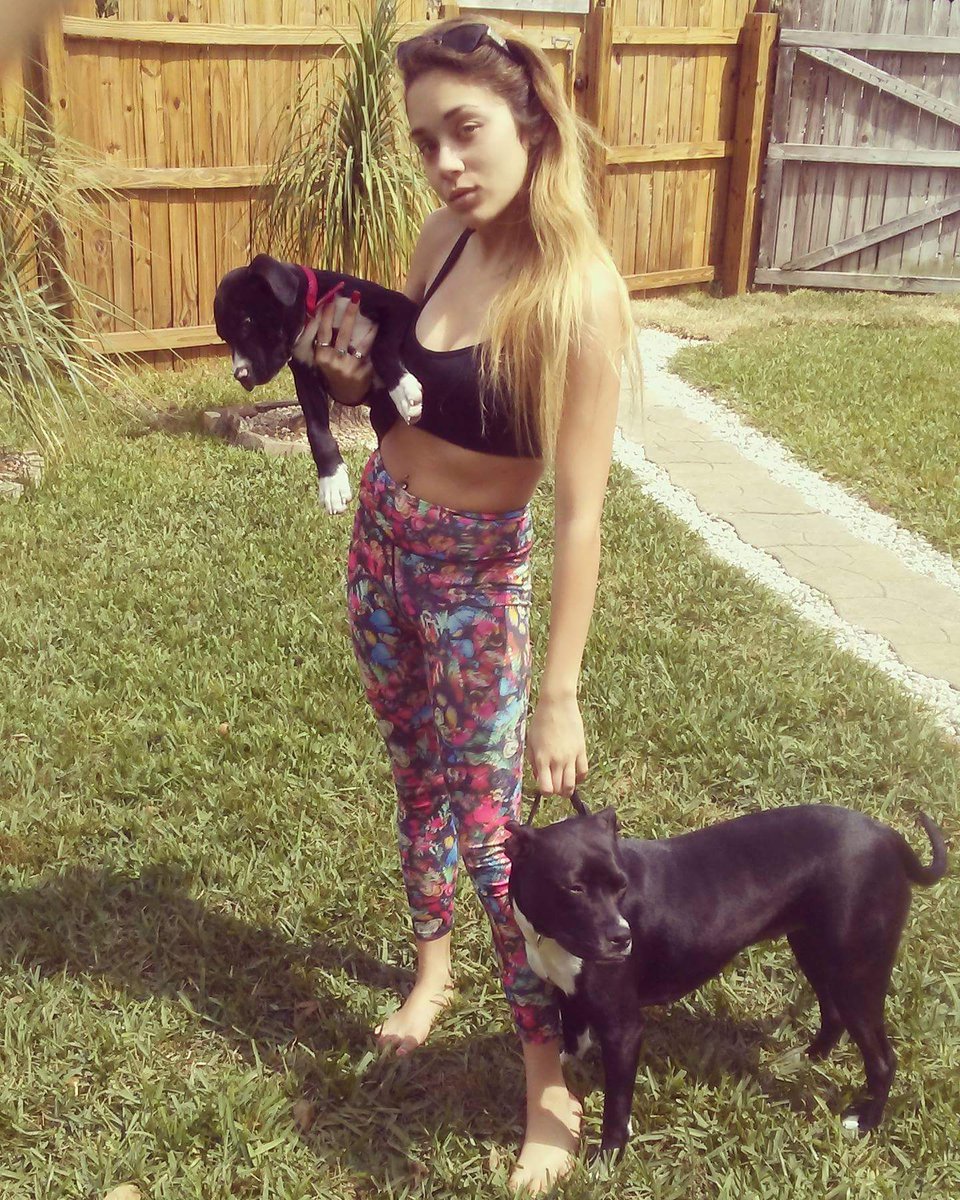 PBC_Lyfe727's tweet photo. Theowback to #SoFlo #Floridagirl #pitt #love #dog #puppy #blondedays https://t.co/FpTyPki7eJ