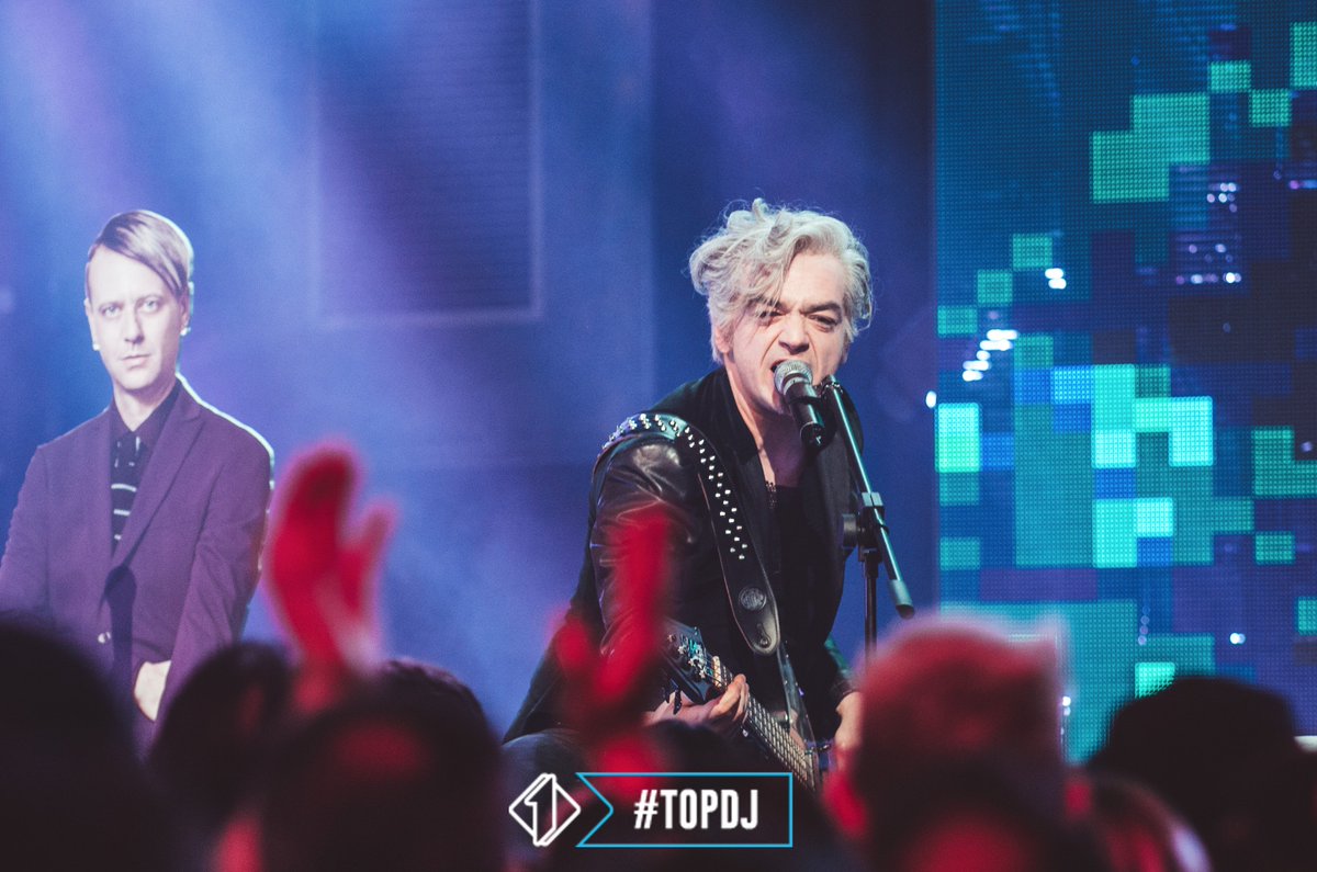 Stanno arrivando i dandy della musica italiana! <a href="/Bluvertigoband/">Bluvertigo</a> <a href="/InArteMorgan/">Morgan</a> #Staytuned #TOPDJ 🔊🔊🔊