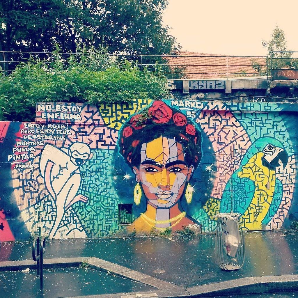 StArtEverywhere's tweet photo. #streetartparis #painter #FridaKahlo by #Marko93 #womanart #Paris19 #2016may by jmpt75 https://t.co/1Dk9Uc1jYi