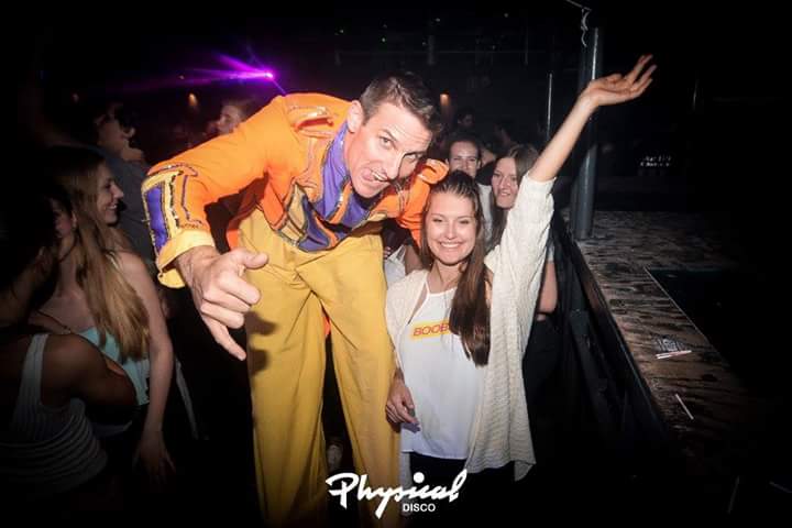 StromboliCirco's tweet photo. #strombolievents#circusparty#discotime# https://t.co/9Od6rURPkE