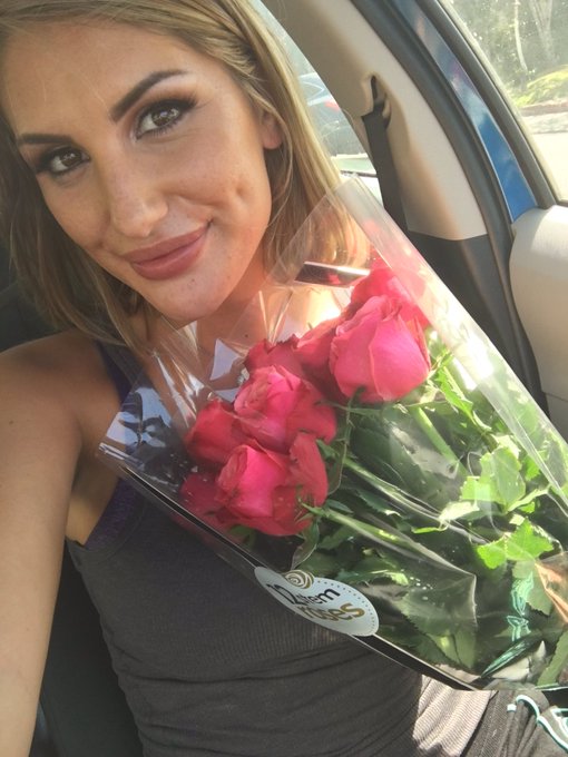 4 pic. 1st time EVER shooting 4 @Arch_Angel_XXX !!! Thanks 4 the fun day& the roses???!!!???@BigFreaky5