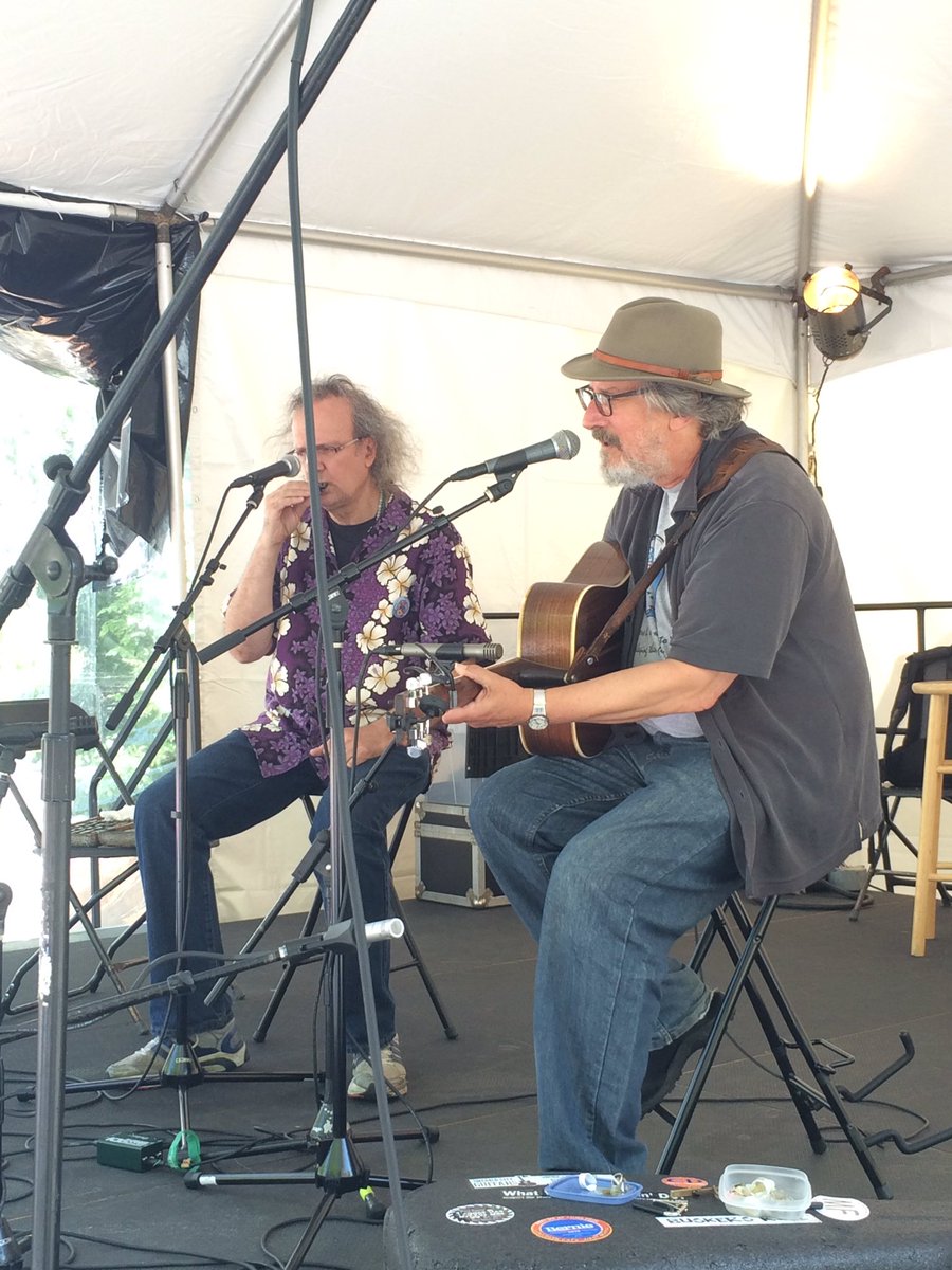 ratdogfreak's tweet photo. Jim Page & Grant Dermody
#BackPorchStage
#MyFolklife
#Folklife16
#All4Days https://t.co/O1VcdXTDNA