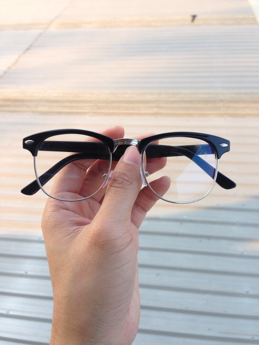 vintageqp's tweet image. แว่นตาวินเทจ
กรองแสง/นำไปตัดเลนส์สายตาเองได้

มี 3 สี : gold / black / silver

ราคา 350 บาท

สนใจติดต่อ
Line : holeb