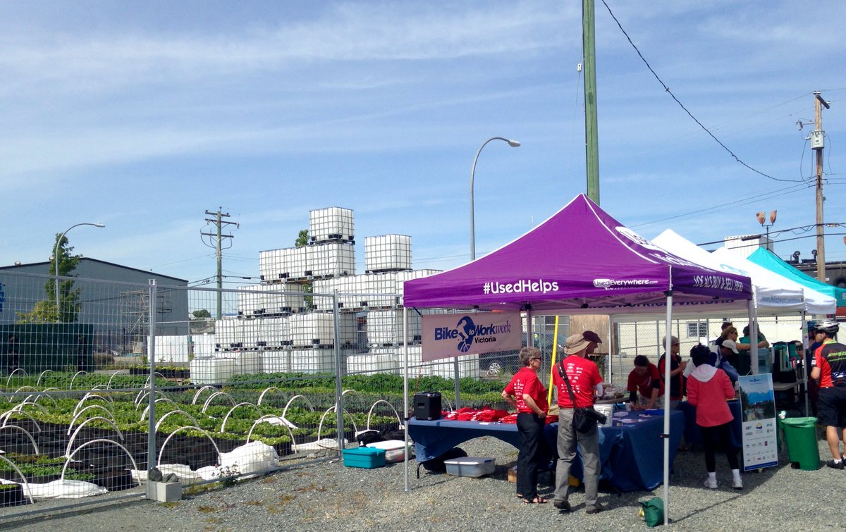 RoseSarahrose's tweet photo. Urban farm meets the shipyard, plus food trucks! Gotta love @DocksideGreen @BiketoWorkVic #BTWW @topsoileatlocal https://t.co/pbTLiCuka0