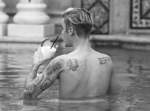 J_____Hechos_'s tweet photo. Quien ese chico tan sexy? 😍 lol -_________ https://t.co/llTazyDekz
