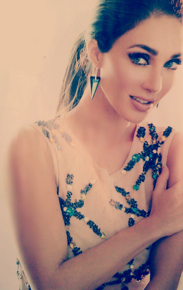 StarsOfAnahi's tweet photo. Fotos de la revista #Fernanda https://t.co/yNWBPAWOH7