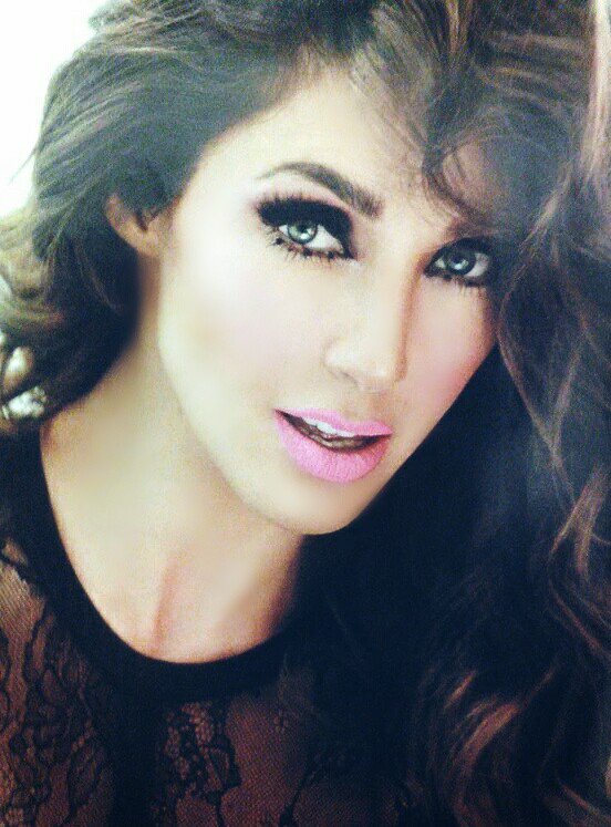 StarsOfAnahi's tweet photo. Fotos de la revista #Fernanda https://t.co/yNWBPAWOH7