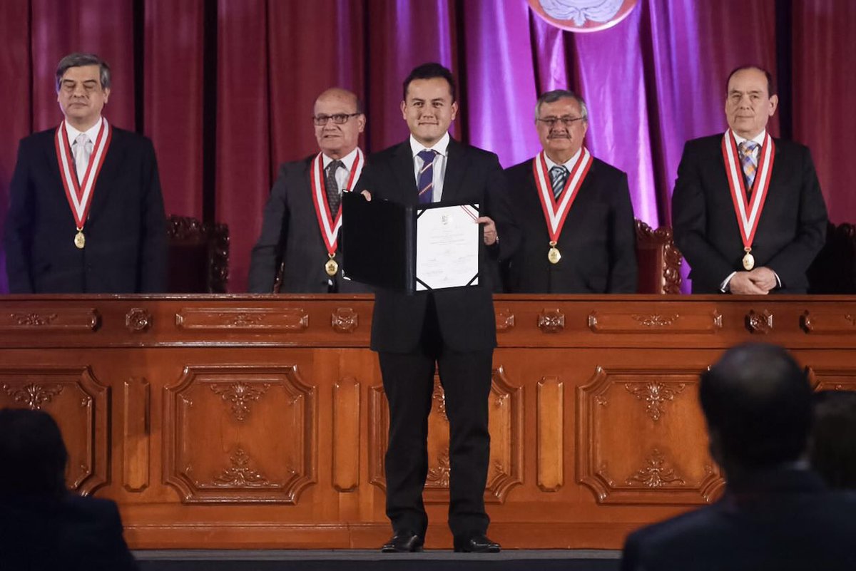 Peru_APP's tweet photo. Reconocimiento al trabajo @RichardAcunaN reelecto Congresista de la República, periodo 2016 -2021. https://t.co/EAAlZyrYOD