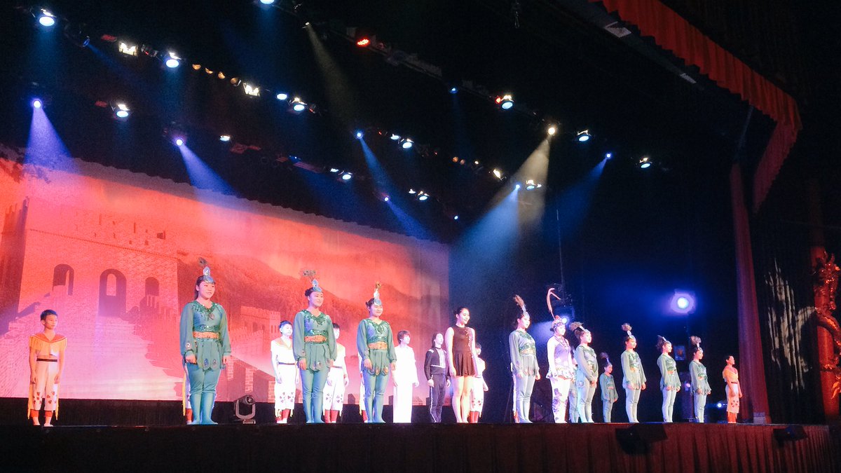Squishytiel's tweet photo. Coolest acrobat show I've ever seen. #AcrobatsOfShanghai https://t.co/E5isHbUmV3