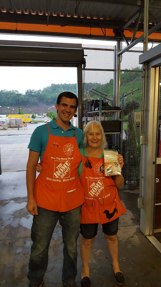 Veronica provided excellent customer service which lead to a recovery. Great job