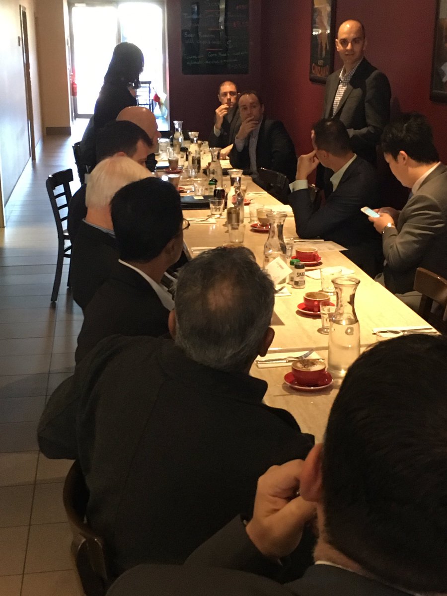 MarkMcColl3's tweet photo. Dan from @suncorpbank talking to our @Connective_AU brokers at our Vic breakfast #connectivenetworking https://t.co/JGOWpynr6m
