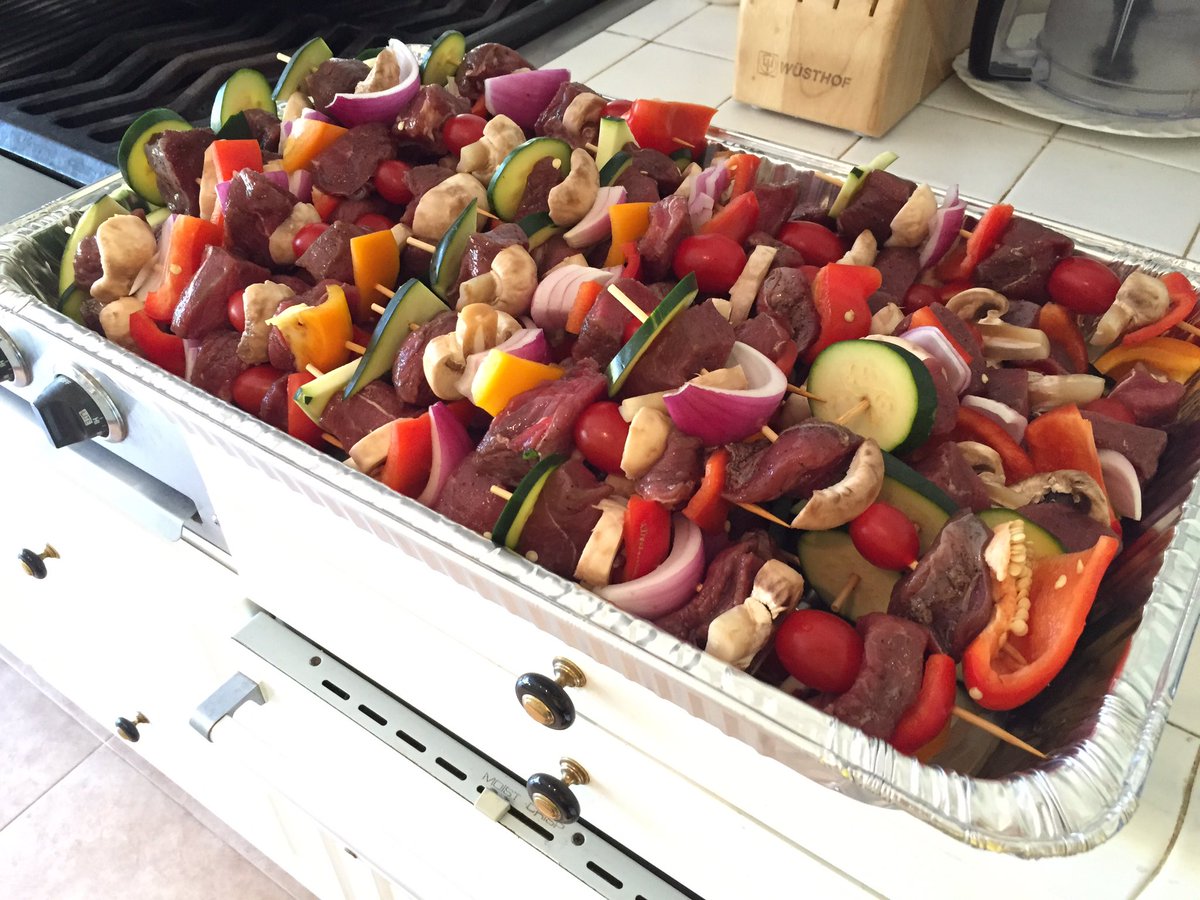 aznjamesdean's tweet photo. Startin the #bbq season breakin in new #kamado #grill w @yomyomf staff makin #organic #grassfed kabobs https://t.co/blvmrPTpyw