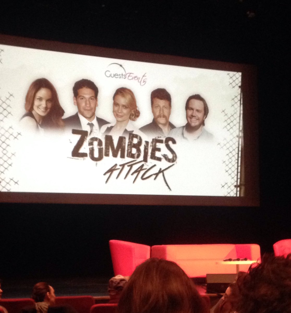 SandyTWD52's tweet photo. Vivement La #ZombiesAttack2 La #ZA1 était tellement GENIALE ! @Laurie_Holden @JoshMcDermitt @Cudlitz @jonnybernthal https://t.co/ss1aPXgdLV