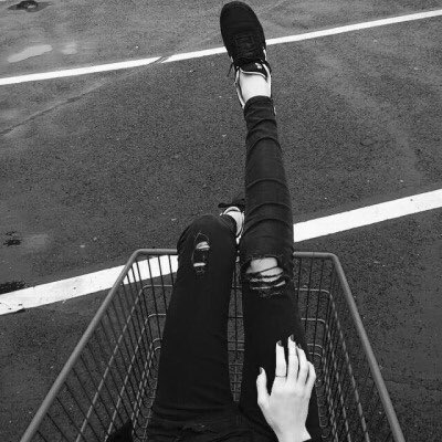 thinstarvation's tweet image. 