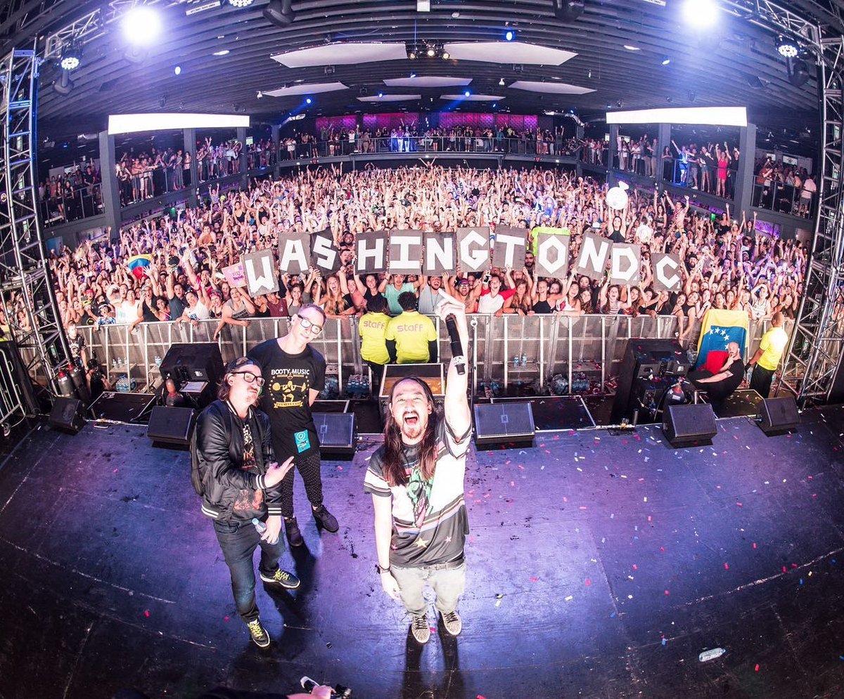 Washington DC! One of my favorite sets of the year Cuz this crowd was so fucking loud! #echostage #DIMMAK https://t.co/Ao3xYqzoJe