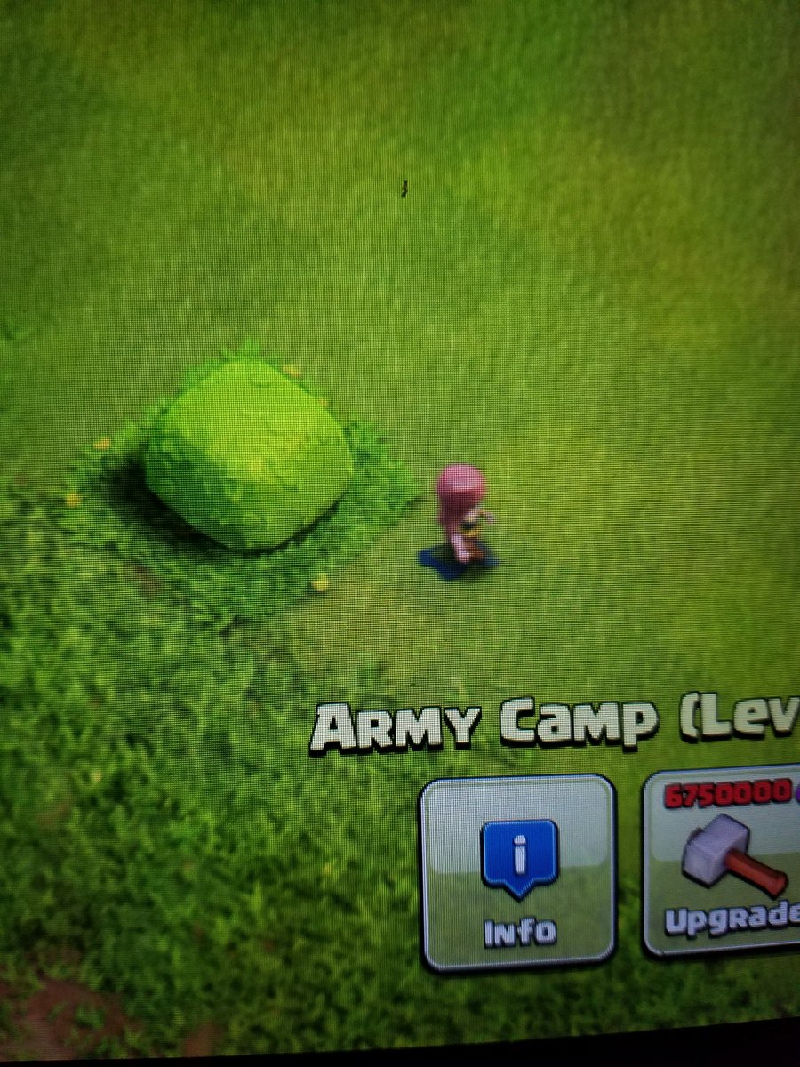 AlexaNunamaker's tweet photo. When you need 5 mil to upgrade your clan castle but only have half of your troops so you just walk away..#ClashProbs https://t.co/5KVPlktnKx