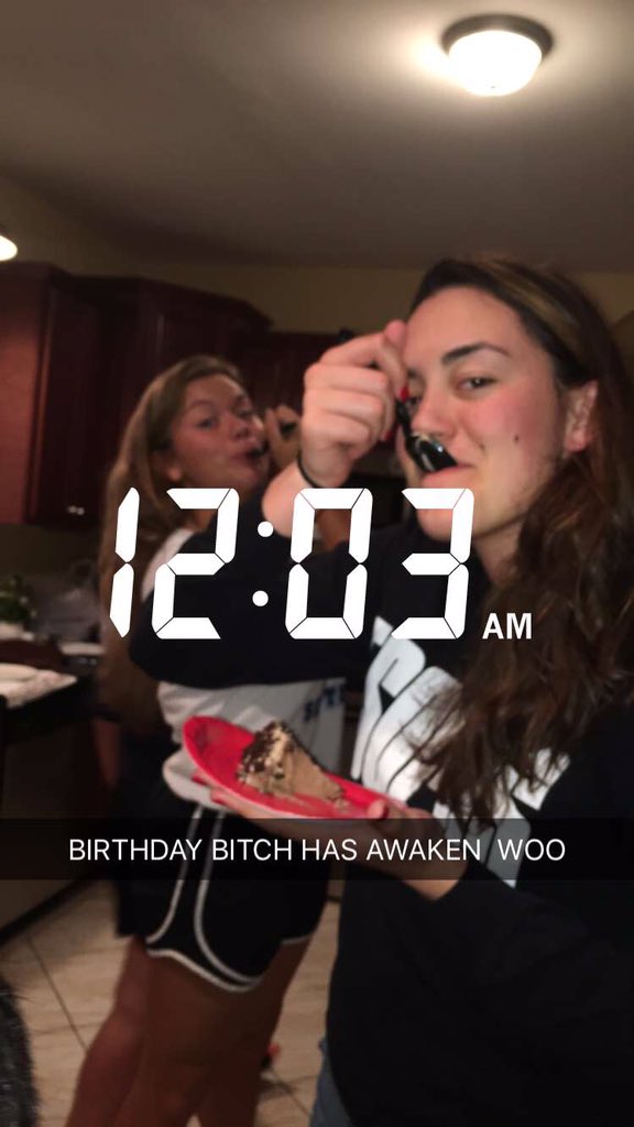 Eriiberryy's tweet image. Happy birthday Em!So happy you recovered to take part in birthday festivities! love you💜👑🍻 @emmypecks17 #replychug