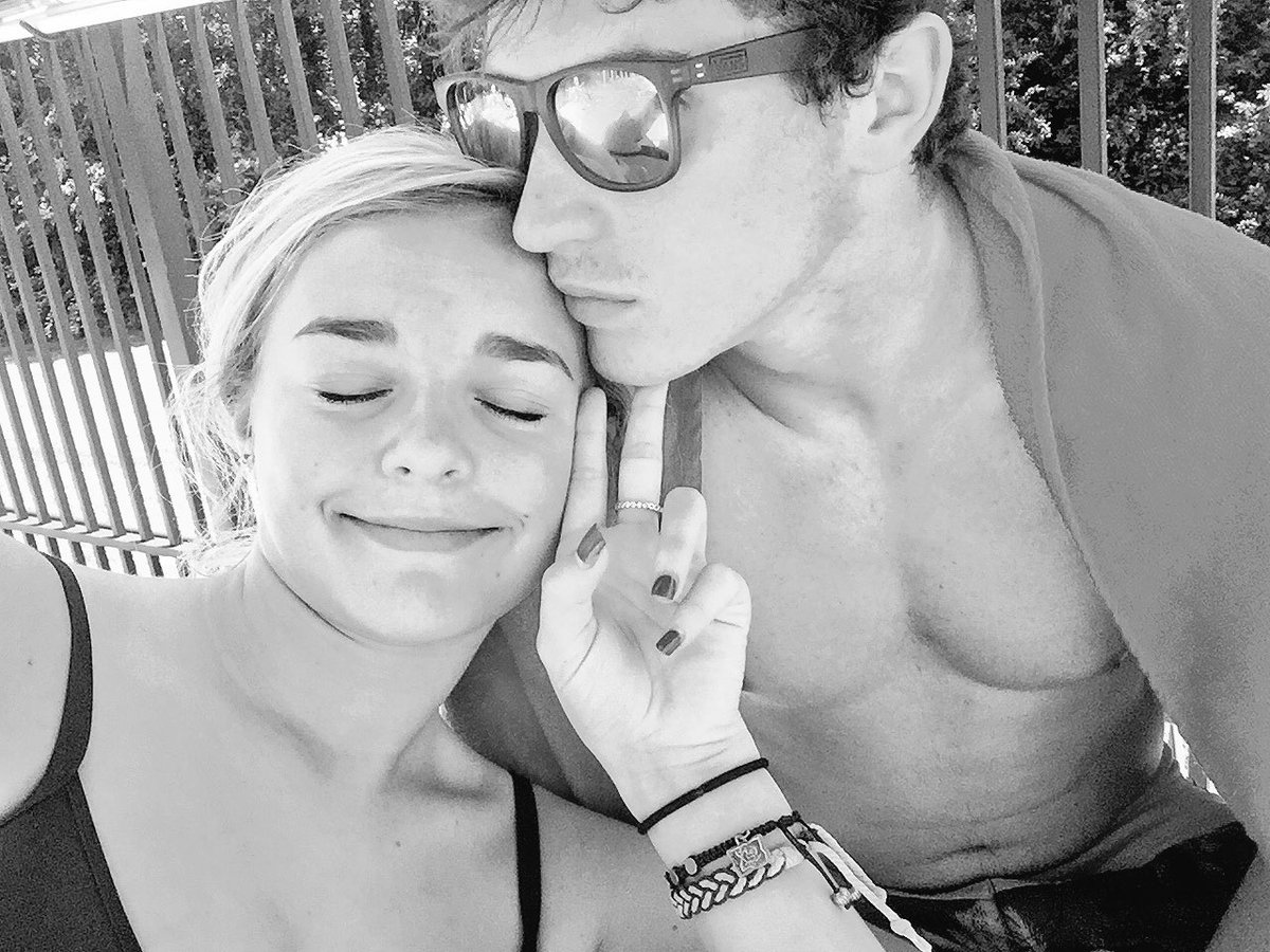 Emma_walker18's tweet photo. Look how lucky I am♡ https://t.co/l1gj5e72Jw
