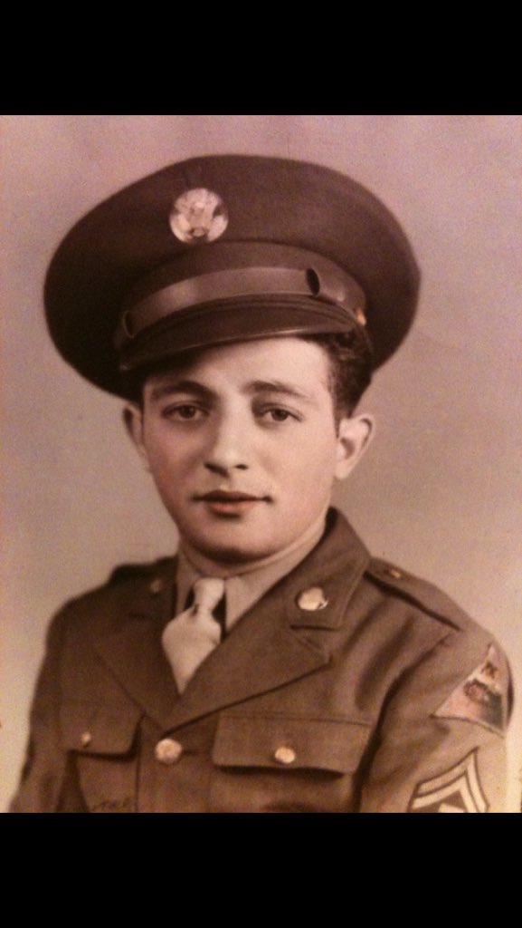 heirloombeaver's tweet photo. Our favorite Vet #grandpa #MemorialDay2016 #96yearsyoung #heirloomfamily https://t.co/Mhv3sbLbst