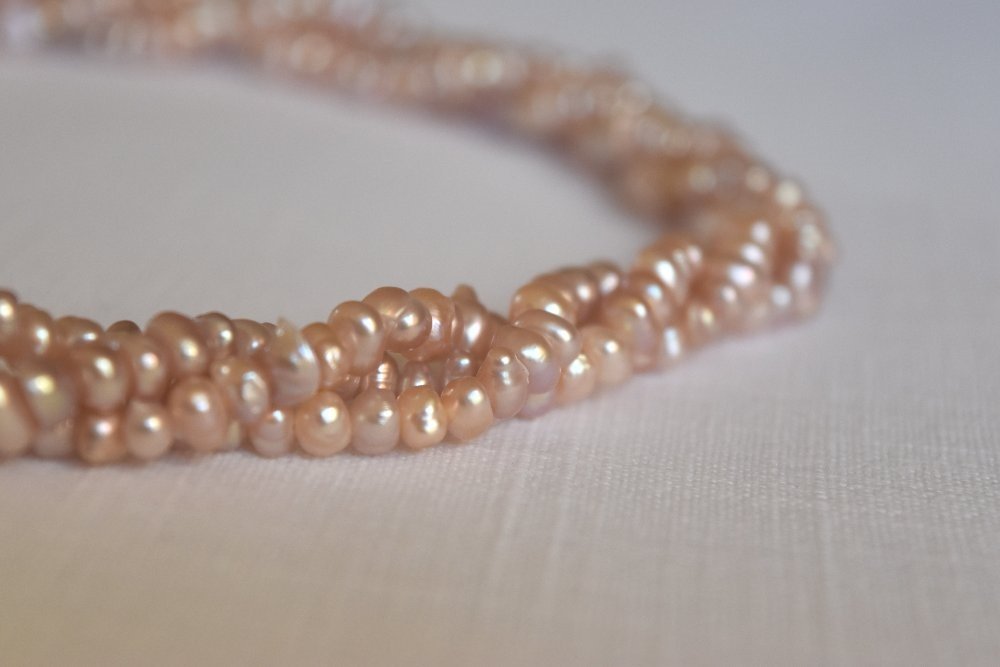 DonnasAvonSite's tweet photo. 3-strand 27"L lavender freshwater baroque pearl necklace https://t.co/SiWgppIgc0 #ATSocialMedia #fashion #jewelry https://t.co/jhc3rmSvgs