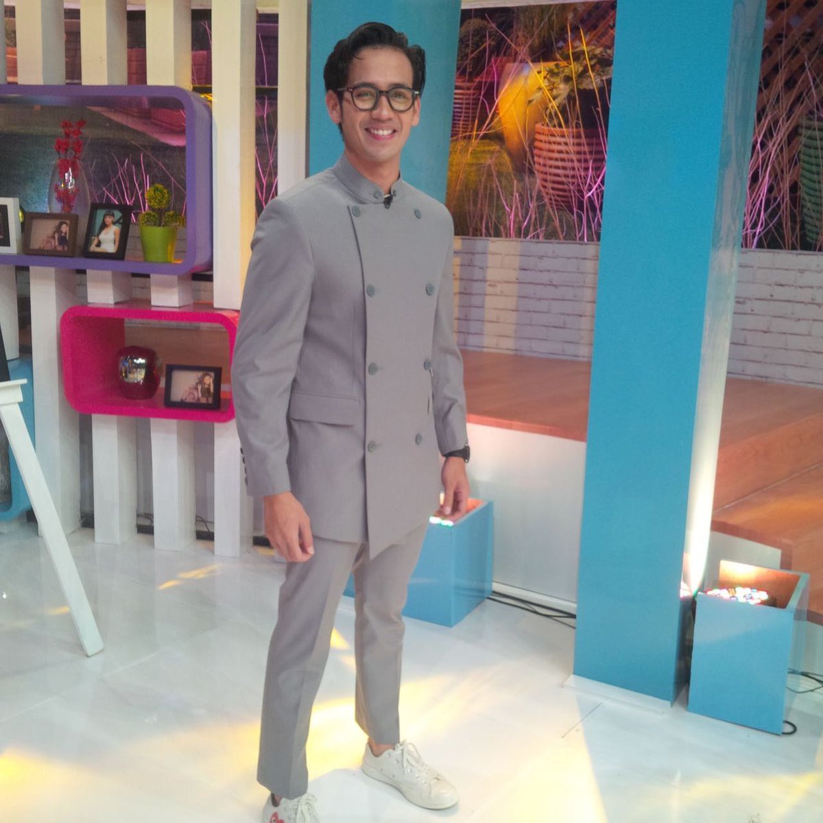 TarraBudiman's tweet photo. Taping Cecepy dulu sahabat :)) https://t.co/Htfv3Zg9Vq