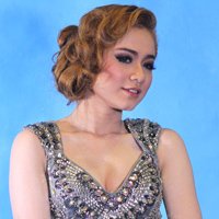 #Salam_Dangdut <a href="/MD_HRADIO/">[MD]SAMUDRA[89.6FM]</a> with #alfiyan [ NowPlay ] >>><a href="/JennyFang18/">Jenny Fang ( 林方茹 )</a> sekedar bertanya