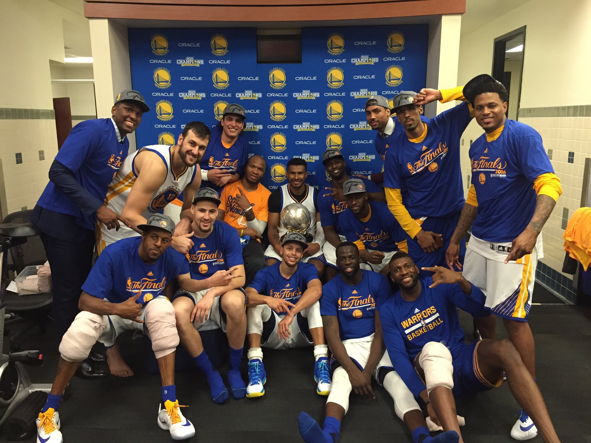 Cjwf739UgAIsnsv.jpg:large