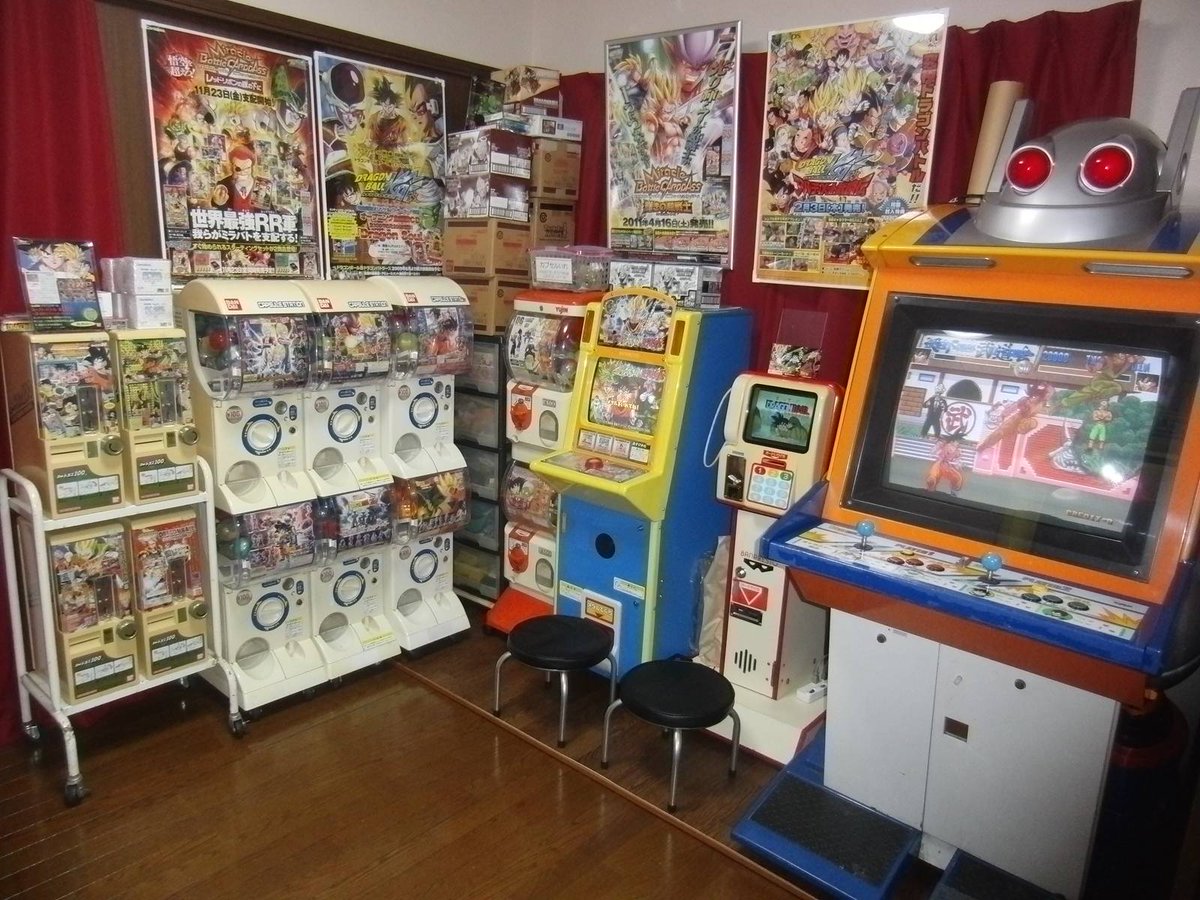 ペキンさん Dbhの筐体はメーカーからのレンタルで 全てメーカーが管理しているので中古筐体は市場に流れないんですよね データカードダスもたしか同じで 残念ながら中古筐体を手に入れる事はできませんでした