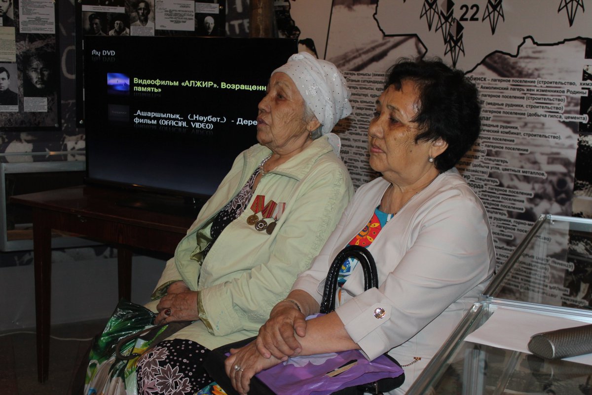 «Скорбь и поклон» - ежегодная акция, посвященная Дню памяти жертв политических репрессий.