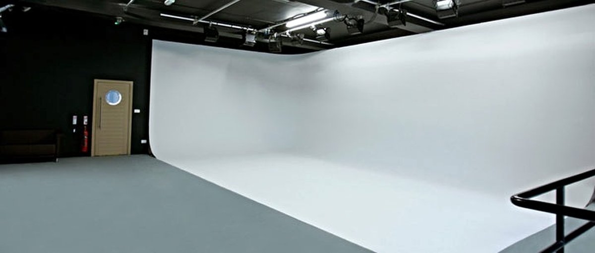 photo_studiohre's tweet photo. Love this purpose built #film & #photography #studio in LDN CENTRAL @TheVFXCo is #studiooftheweek #studiohire https://t.co/cT3b2saFbp