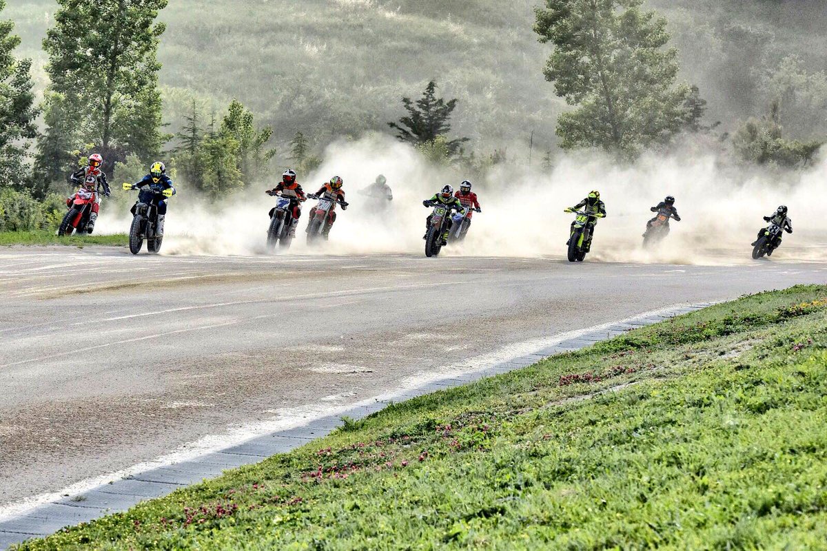 AlbiTebaldi's tweet photo. Saturday Ranch
#MotoRanch https://t.co/faZ4vNwjjI