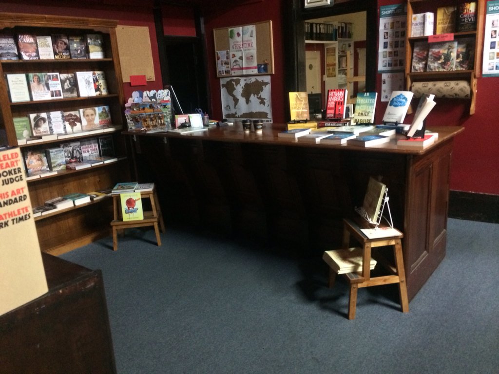 TDJ_Books's tweet photo. Time to do some after hours work post #LEBConf16 #ABAconf16 best part about coming back is that book smell!! https://t.co/eqRm9UHxdq
