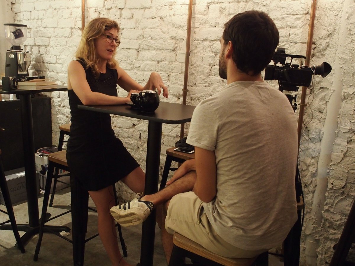 Itw/ w/ the sparkling <a href="/ManueCln/">Emmanuelle Coulon</a>: "Even if you're quiet new in the city, evbdy is connected and wants to do business"