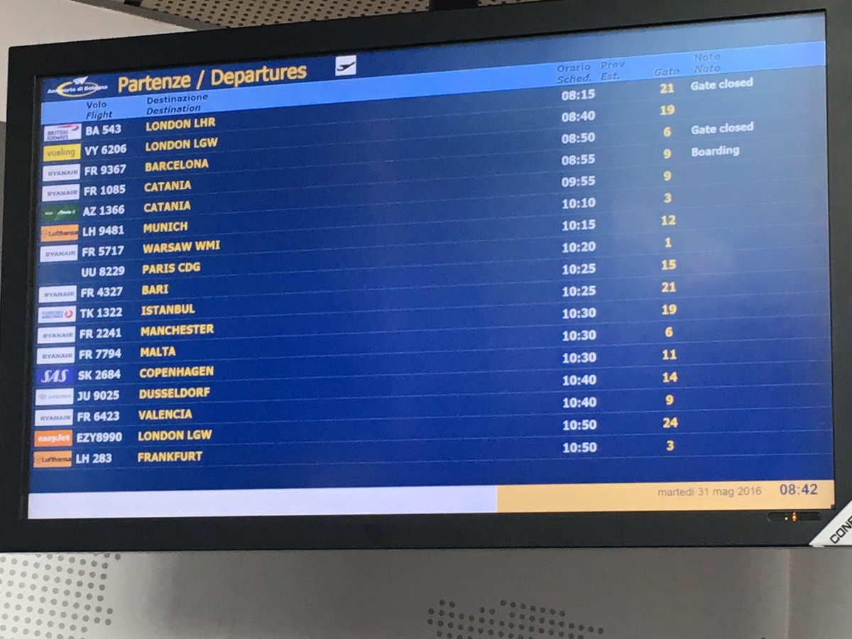 agustonna's tweet photo. @VuelingClients vy6206 after cancelling the flight WHILE WE WERE ON THE RUNWAY... Now what? Can you send 1/2 https://t.co/qW7ytGDxYS