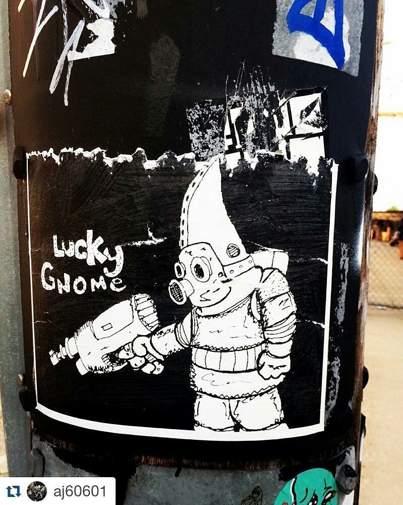 Wheatpaste pic by @luckygnomechicago bit.ly/1sI9MJx #Wheatpaste