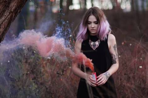 eeastergift's tweet image. 🌨 ขายควันสี (smokebomb) แพคละ 160.- (6แท่ง) 2 แพคมีโปร เอาไปถ่ายรูปฮิปๆกานนน 💕 #ripไอดอ