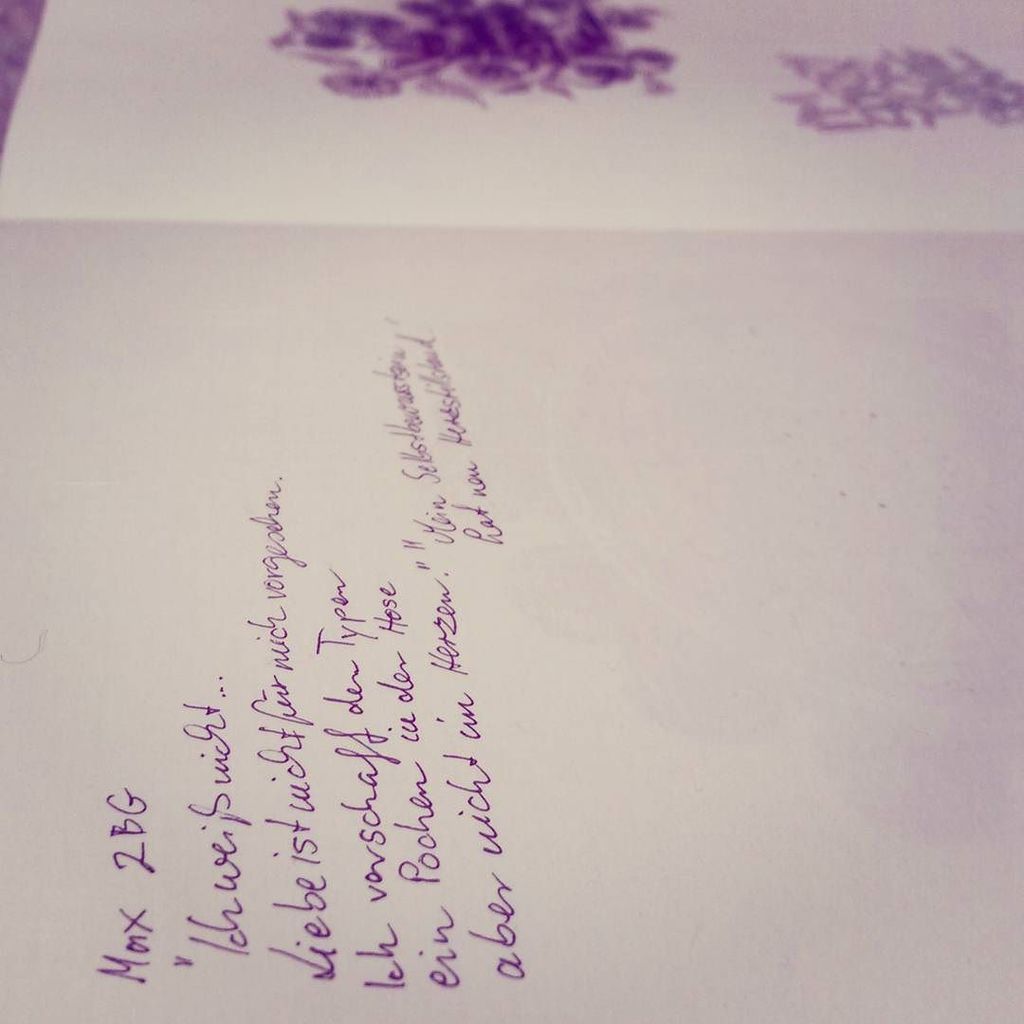 onlinenesss's tweet photo. #note #2BrokeGirls #sketchbook #diary #depressedart #heartbroken #broken #💔 #fibromyalgiawarrior #spoonie #invisibl… https://t.co/aKutBzpheY
